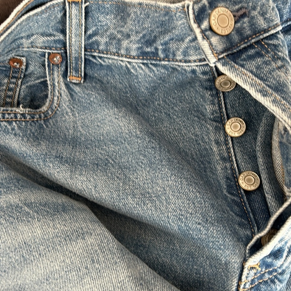 Gap NWT 1969Mid Rise Straight Leg Boyfriend raw hem Distressed Jeans 16 - Picture 7 of 7